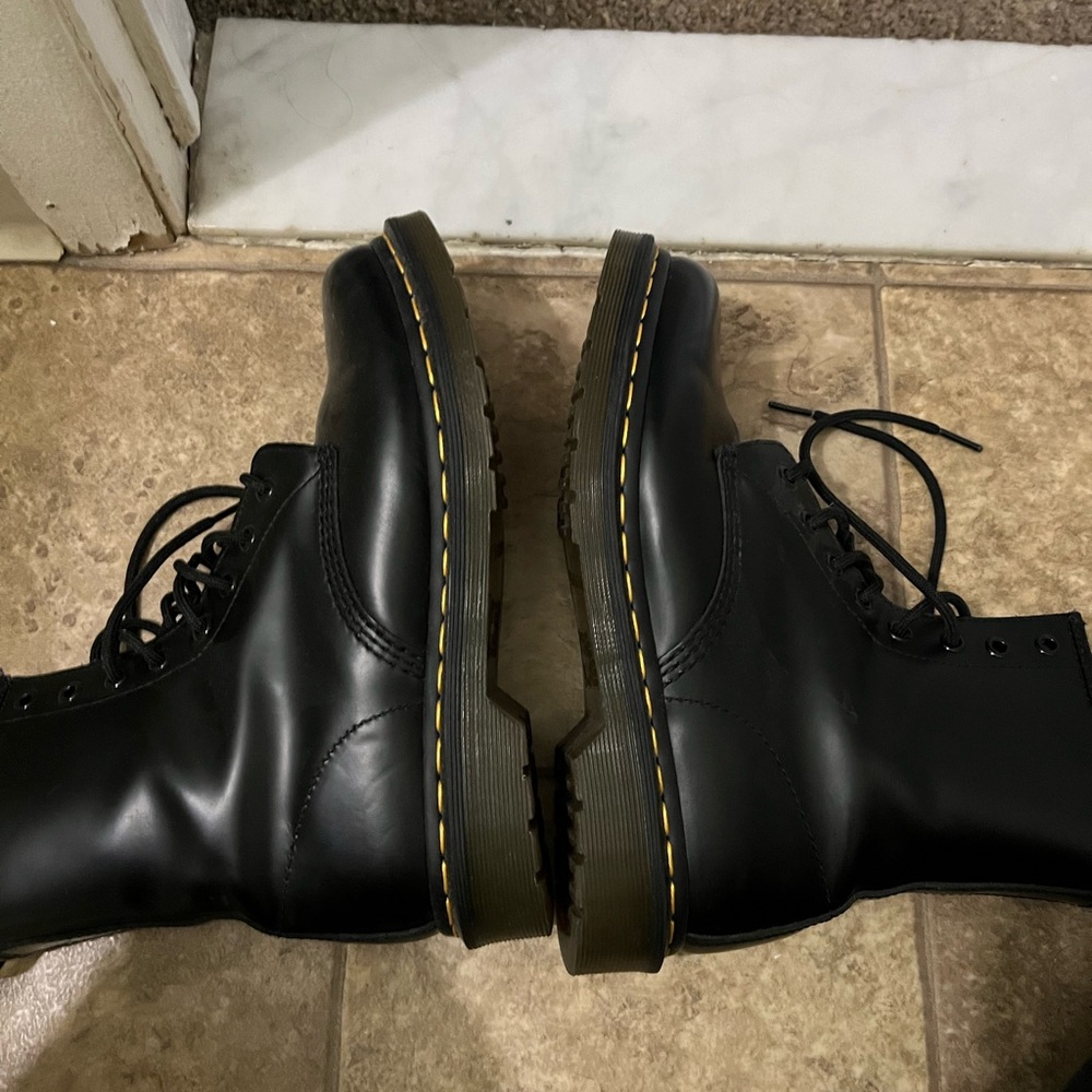 Dr. Doc Martens 1460 W Leather Boots Black Smooth Solid Lace-Ups Size 9 - Picture 3 of 9